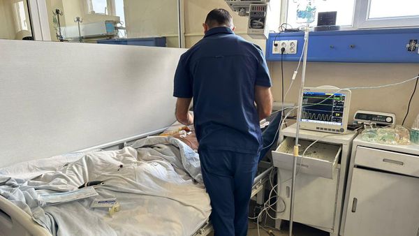 Пострадавшие в результате взрыва в Нагорном Карабахе в Национальном центре ожогов и дерматологии (26 сентября 2023). Еревaн - Sputnik Армения