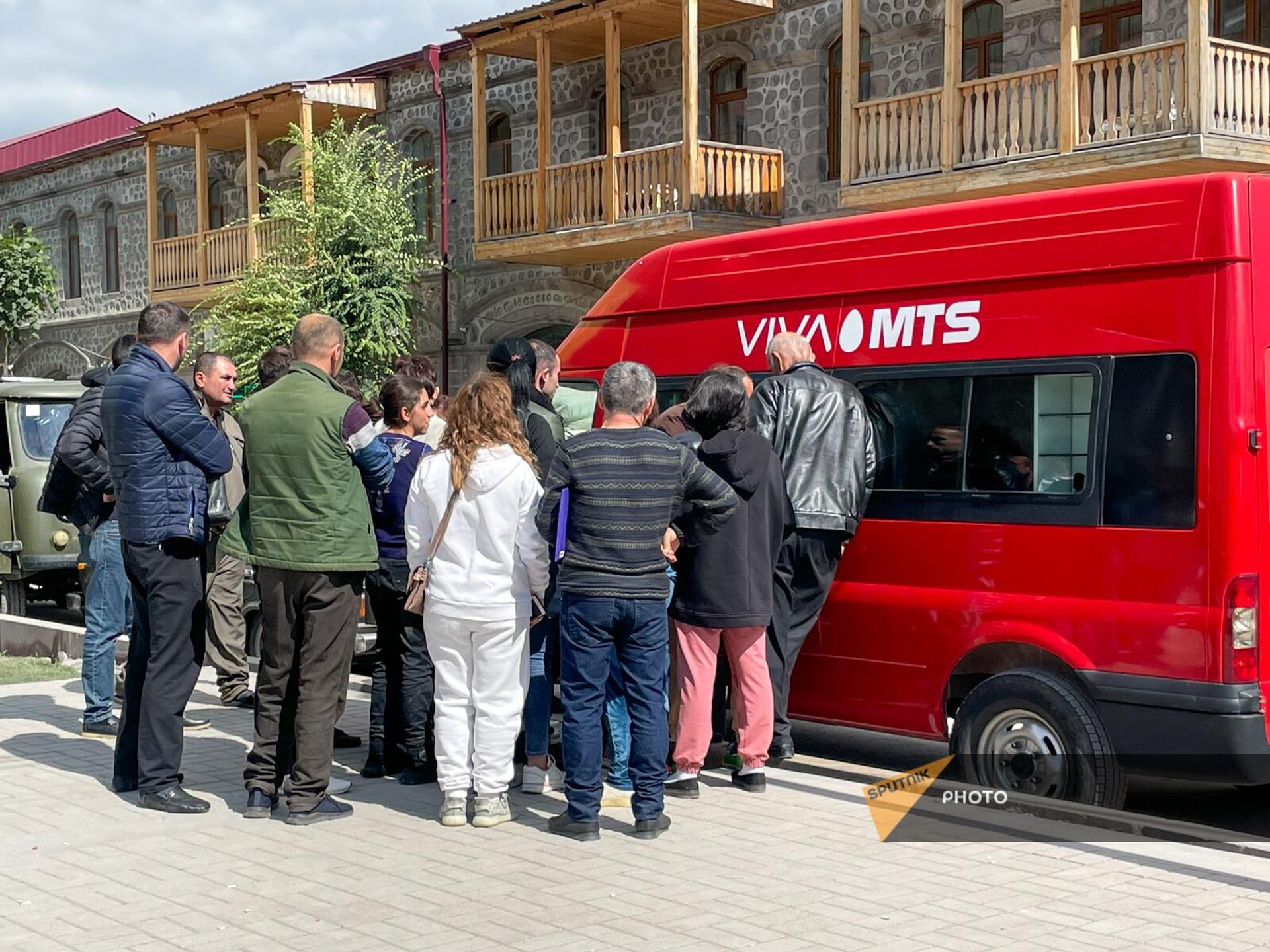 Мобильный пункт телекоммуникационной компании Viva MTS в Горисе - Sputnik Արմենիա, 1920, 27.09.2023
