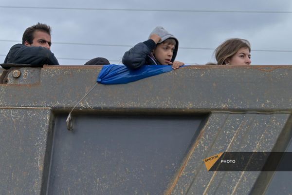 Граждане подавлены и пока не понимают, как жить дальше - Sputnik Армения