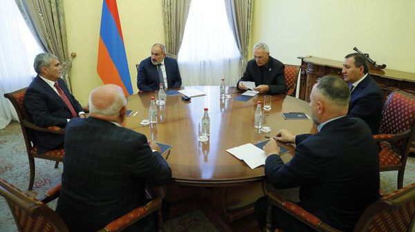 Փաշինյանը հանդիպել է արտախորհրդարանական քաղաքական ուժերի ղեկավարներին - Sputnik Արմենիա