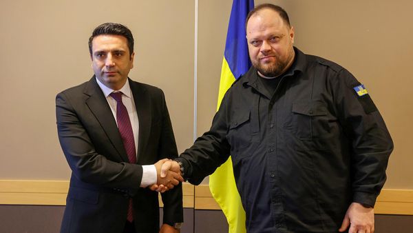 Председатель Национального собрания Армении Ален Симонян встретился с председателем Верховной Рады Украины Русланом Стефанчуком (29 сентября 2023). Дублин - Sputnik Армения