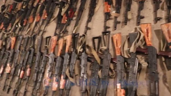 При посредничестве миротворцев РФ в Карабахе сдано около 3 млн боеприпасов и оружия - Sputnik Армения