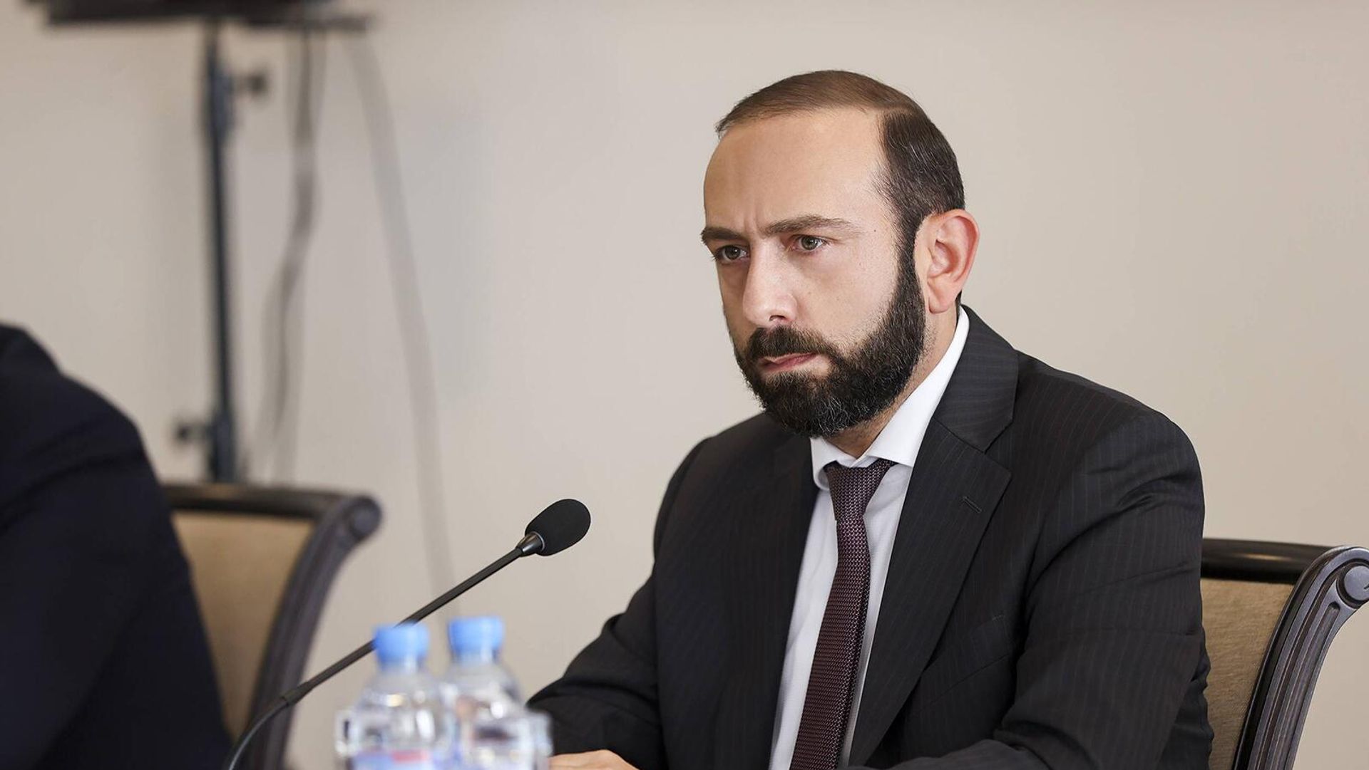 Министр иностранных дел Арарат Мирзоян с вице-премьерами РА на встрече с руководителями аккредитованных в Армении дипломатических представительств и представителями международных структур (2 октября 2023). Еревaн Министр иностранных дел Арарат Мирзоян с вице-премьерами РА на встрече с руководителями аккредитованных в Армении дипломатических представительств и представителями международных структур (2 октября 2023). Еревaн - Sputnik Армения, 1920, 02.10.2023