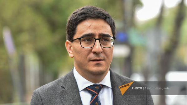 Представитель Армении по международным правовым вопросам Егише Киракосян после заседания НС (3 октября 2023). Еревaн - Sputnik Армения