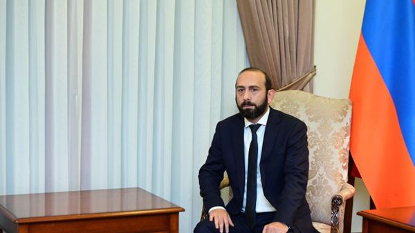 Встреча министров иностранных дел Армении и Франции Арарата Мирзояна и Катрин Колонны (3 октября 2023). Еревaн - Sputnik Армения
