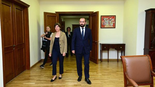 Կատրին Կոլոննան ու Արարատ Միրզոյանը - Sputnik Արմենիա