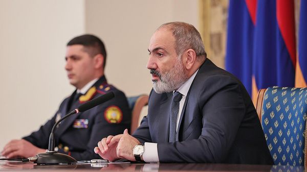 Премьер-министр Никол Пашинян принял участие в торжественном заседании, посвященном Дню служащего Следственного комитета (9 октября 2023). Еревaн - Sputnik Արմենիա