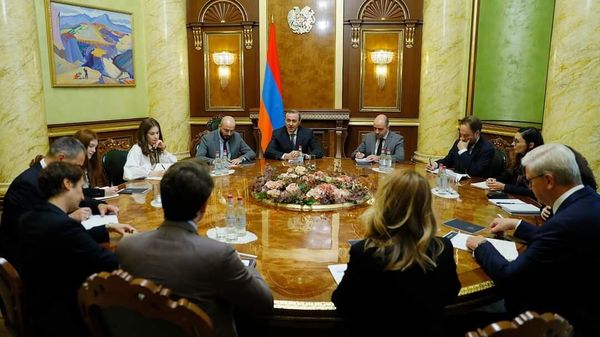 Секретарь Совета Безопасности Армен Григорян встретился с представителями группы Друзья Армении, компании Расмуссен Глобал и экспертного центра Европейский совет по международным отношениям (10 октября 2023). Еревaн - Sputnik Армения