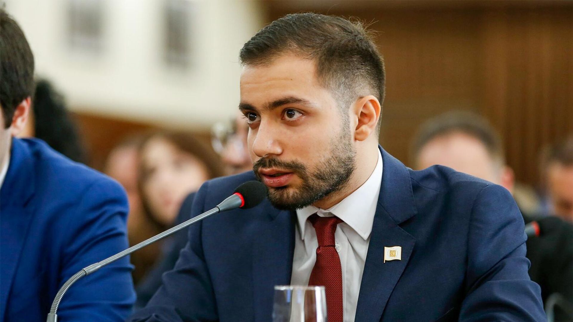Армен Галджян на первом заседании нового Совета старейшин (10 октября 2023). Еревaн - Sputnik Армения, 1920, 10.10.2023