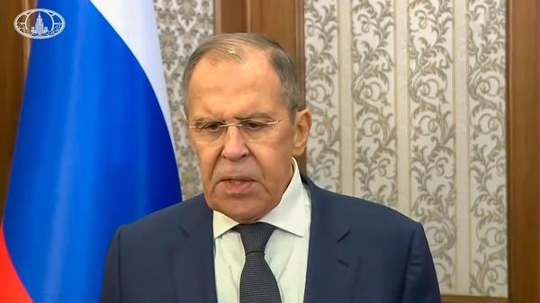 Министр иностранных дел РФ Сергей Лавров во время брифинга по итогам заседания СМИД СНГ (12 октября 2023). Бишкек  - Sputnik Армения