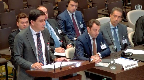 Представитель Армении по международным правовым вопросам Егише Киракосян на публичных слушаниях Армении против Азербайджана (12 октября 2023). Гаага  - Sputnik Армения