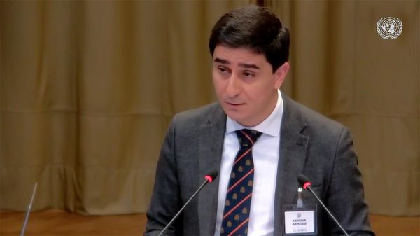 Представитель Армении по международным правовым вопросам Егише Киракосян на публичных слушаний Армении против Азербайджана (12 октября 2023). Гаага - Sputnik Армения