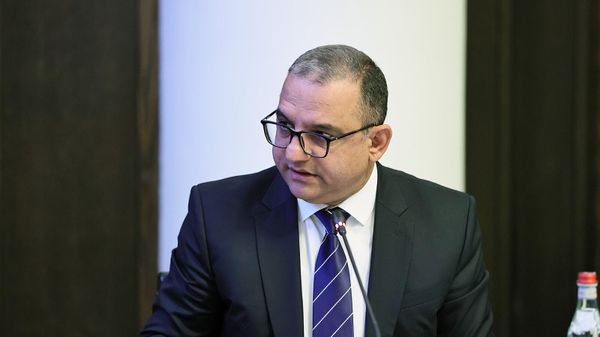 Вице-премьер Тигран Хачатрян на очередном заседании Правительства Армении (12 октября 2023). Еревaн - Sputnik Армения