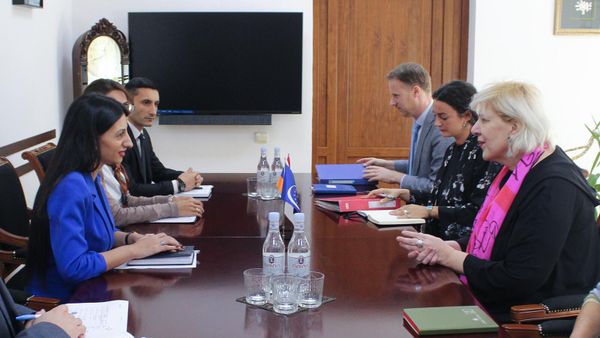 Защитник прав человека Анаит Манасян приняла комиссара Совета Европы по правам человека Дунью Миятович (16 октября 2023). Еревaн - Sputnik Армения