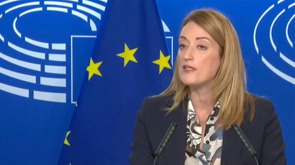 Председатель Европейского парламента Роберта Метсола перед началом выступления премьер-министра Армении в Европарламенте (17 октября 2023). Страсбург - Sputnik Армения