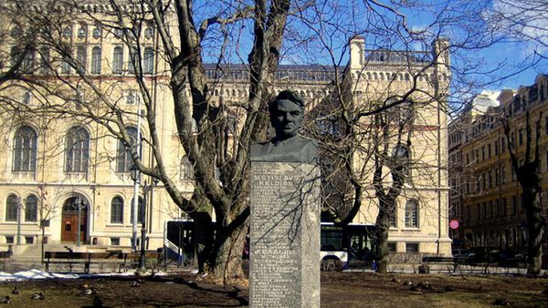 Бюст академика Келдыша в Риге - Sputnik Армения