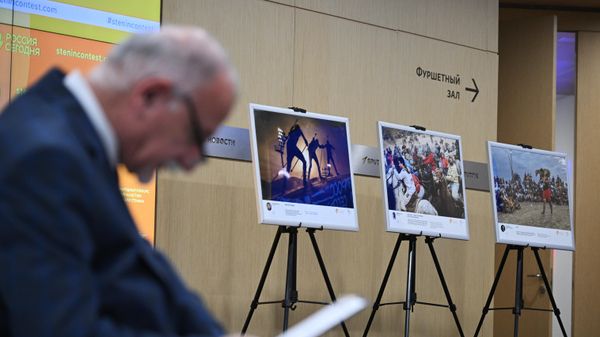 Церемония объявления Гран-при и победителей конкурса фотожурналистики имени Андрея Стенина 2023 года  - Sputnik Армения