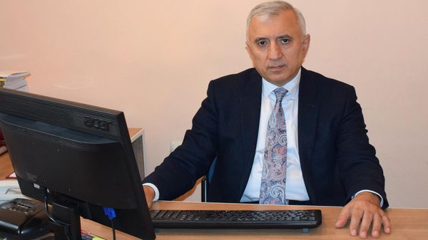 90-ականներին էլ վրանային ճամբարներ չունեցանք․Գևորգ Դանիելյանի արձագանքը Փաշինյանի ելույթին - Sputnik Արմենիա