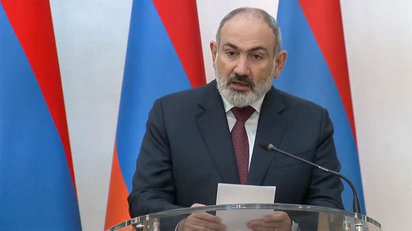 Премьер-министр Армении Никол Пашинян во время пресс-конференции с литовским коллегой (19 октября 2023). Еревaн - Sputnik Армения