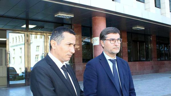 Губернатор Сюника Роберт Гукасян принял вице-президента региона Овернь-Рона-Альпы Франции, мэра Вены Тьерри Ковача (21 октября 2023) - Sputnik Армения