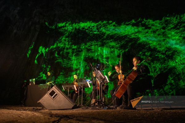 Премьера аудиовизуальной инсталляции Sounds of Garni. Квартет Vivaldi - Sputnik Армения