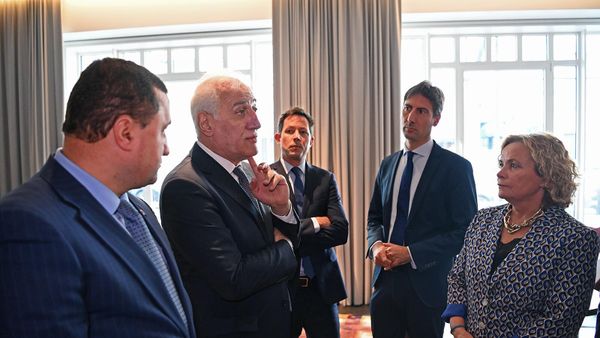 Президент Ваагн Хачатурян провел рабочий обед с депутатами Европарламента (24 октября 2023). Брюссель  - Sputnik Արմենիա