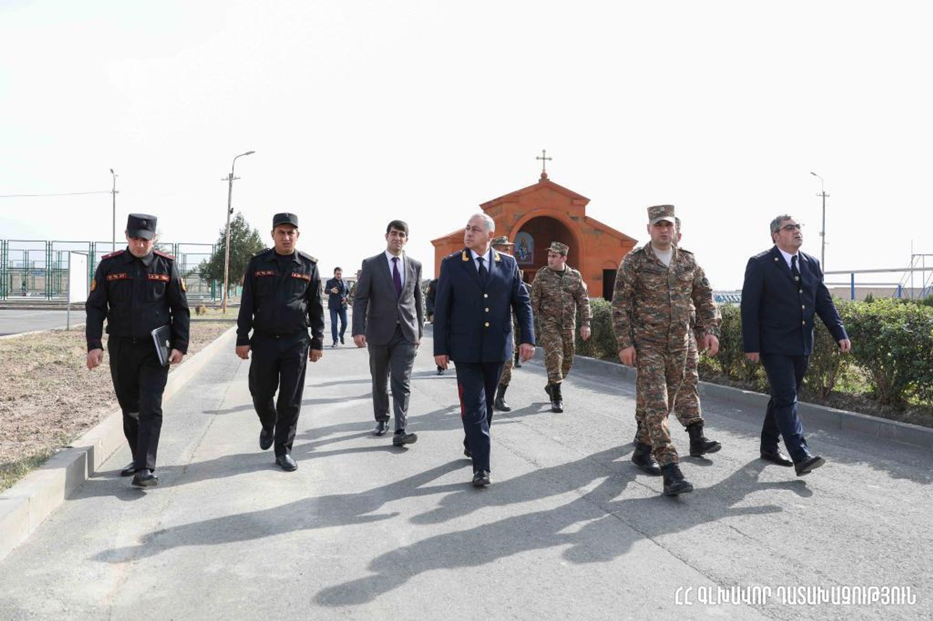 Военный прокурор, заместитель генпрокурора РА Григор Элизбарян посетил учебный центр имени Маршала Баграмяна (26 октября 2023) - Sputnik Արմենիա, 1920, 27.10.2023