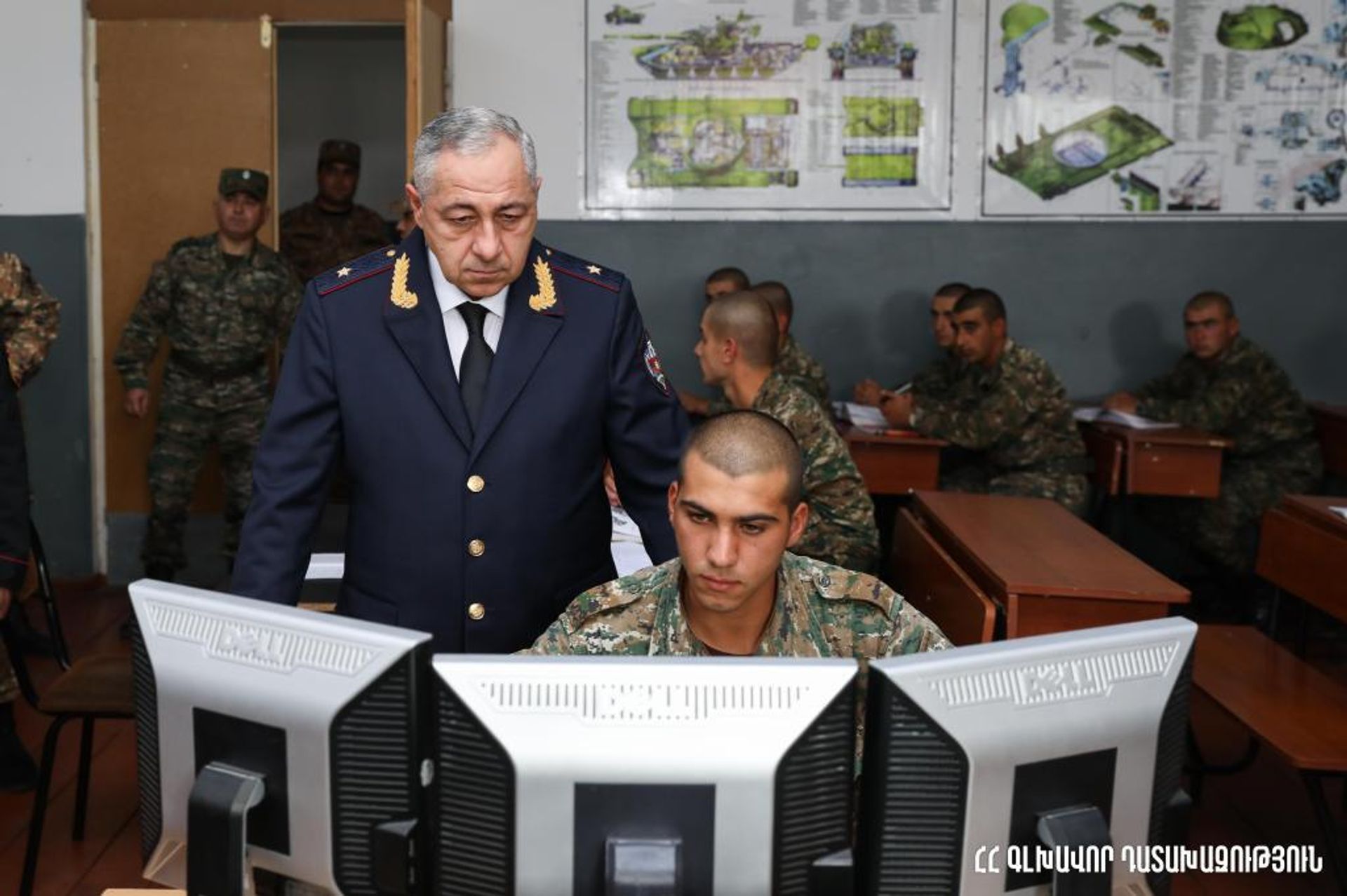 Военный прокурор, заместитель генпрокурора РА Григор Элизбарян посетил учебный центр имени Маршала Баграмяна (26 октября 2023) - Sputnik Արմենիա, 1920, 27.10.2023