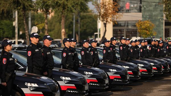 Премьер-министр Никол Пашинян принял участие в мероприятии, посвященном началу работы Араратского марзового отдела Патрульно-полицейской службы (28 октября 2023). Арташат - Sputnik Армения