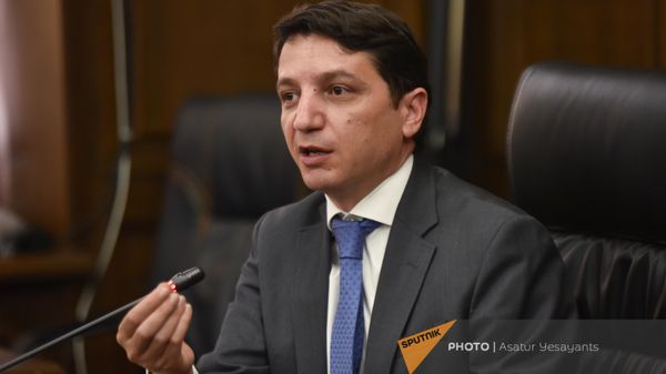 Министр финансов Ваге Ованнисян на обсуждении бюджета 2024 г. в НС (30 октября 2023). Еревaн - Sputnik Армения