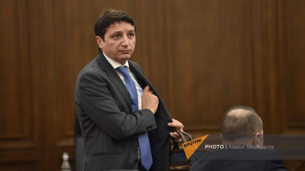 Министр финансов Ваге Ованнисян на обсуждении бюджета 2024 г. в НС (30 октября 2023). Еревaн - Sputnik Армения