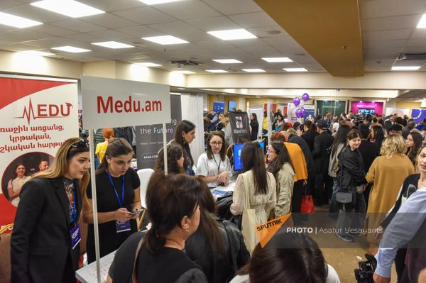 «Artsakh Career Expo» տոնավաճառը Երևանում «Artsakh Career Expo» տոնավաճառը Երևանում - Sputnik Արմենիա