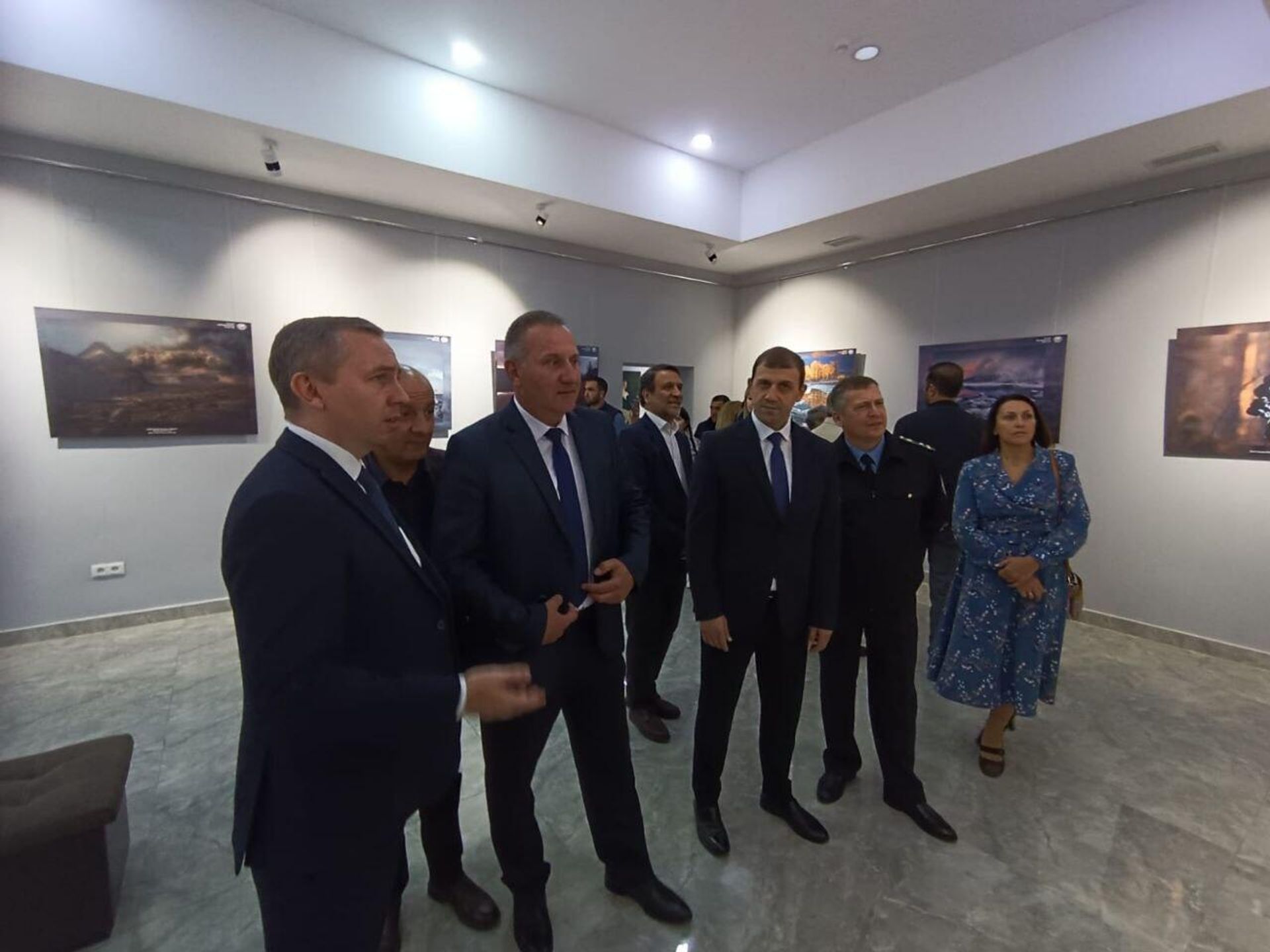 Торжественное открытие фотовыставки Самая красивая страна, организованной передовой группой МИД России по подготовке к открытию Генерального консульства России в Капане (3 ноября 2023). Еревaн - Sputnik Армения, 1920, 03.11.2023