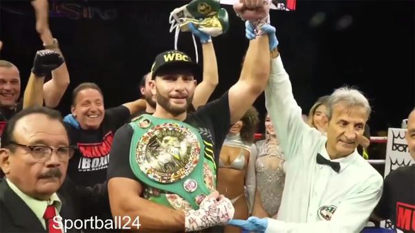 Ноэль Микаелян завоевал титул чемпиона мира по боксу по версии WBC в первом тяжёлом весе - Sputnik Армения