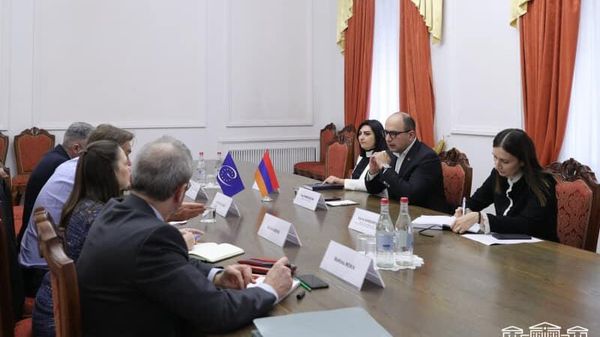 «Պատիվ ունեմ»–ի պատգամավորները հանդիպել են ԵԽԽՎ համազեկուցողների հետ - Sputnik Արմենիա