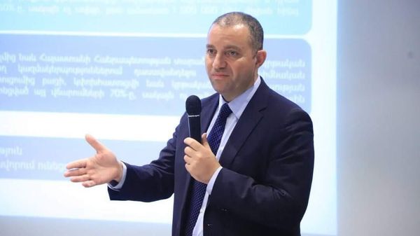 Министр экономики Ваан Керобян встретился с бизнесменами бизнес-клуба Манташянц (9 ноября 2023). Еревaн - Sputnik Армения
