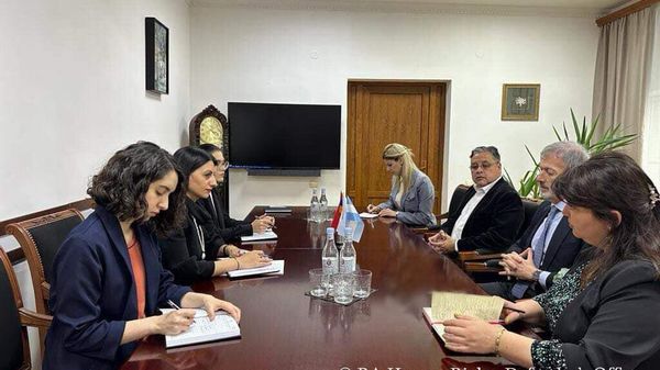 Արգենտինայում հրեական կազմակերպությունների պատվիրակության նախագահ Խորխե Կնոբլովիցի հետ հանդիպման ժամանակ - Sputnik Արմենիա