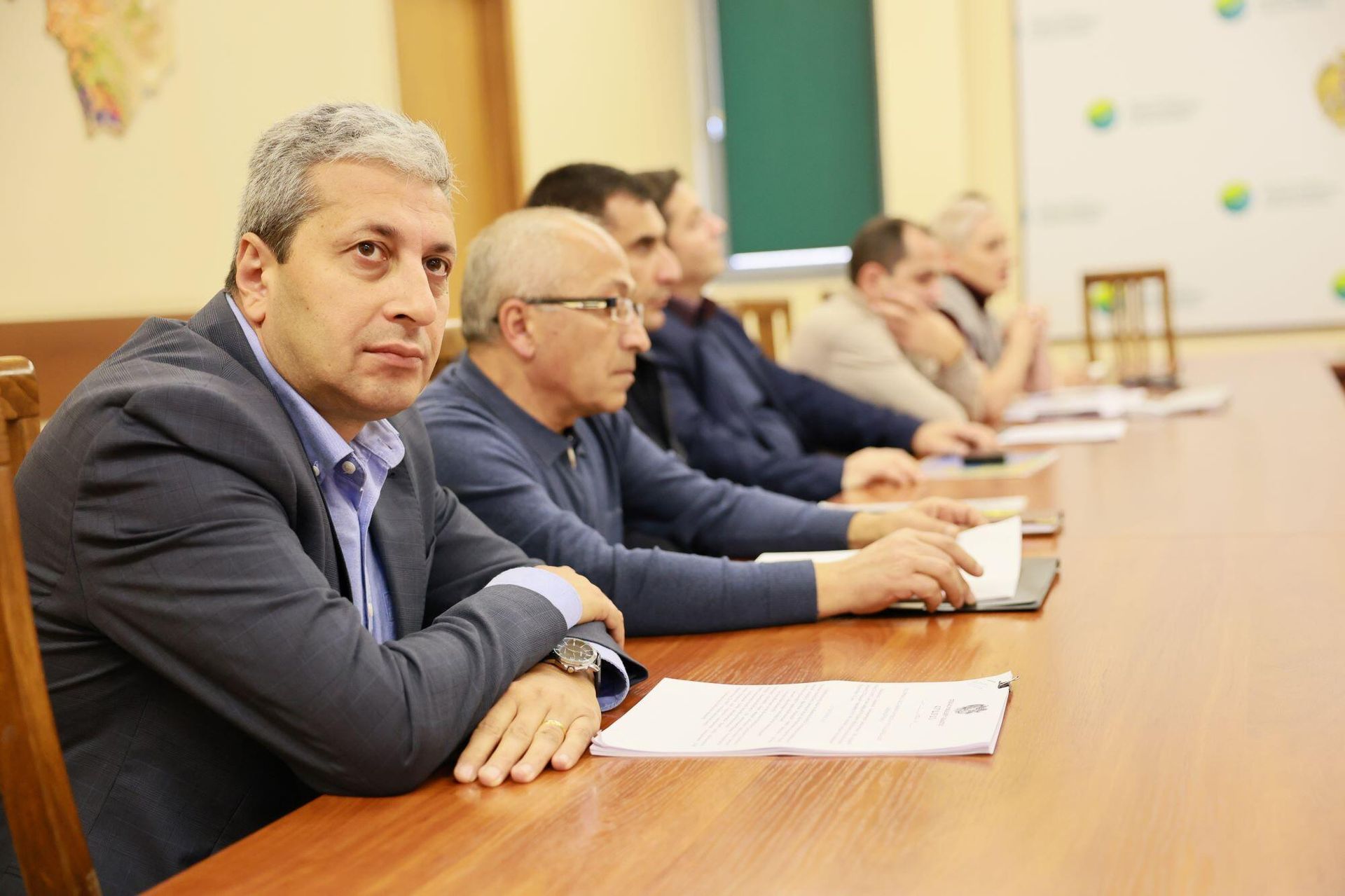 В Министерстве окружающей среды прошло совещание на тему проблем, связанных с заболеванием сосновых (лесных) деревьев национального парка Севан (10 ноября 2023). Еревaн - Sputnik Արմենիա, 1920, 10.11.2023