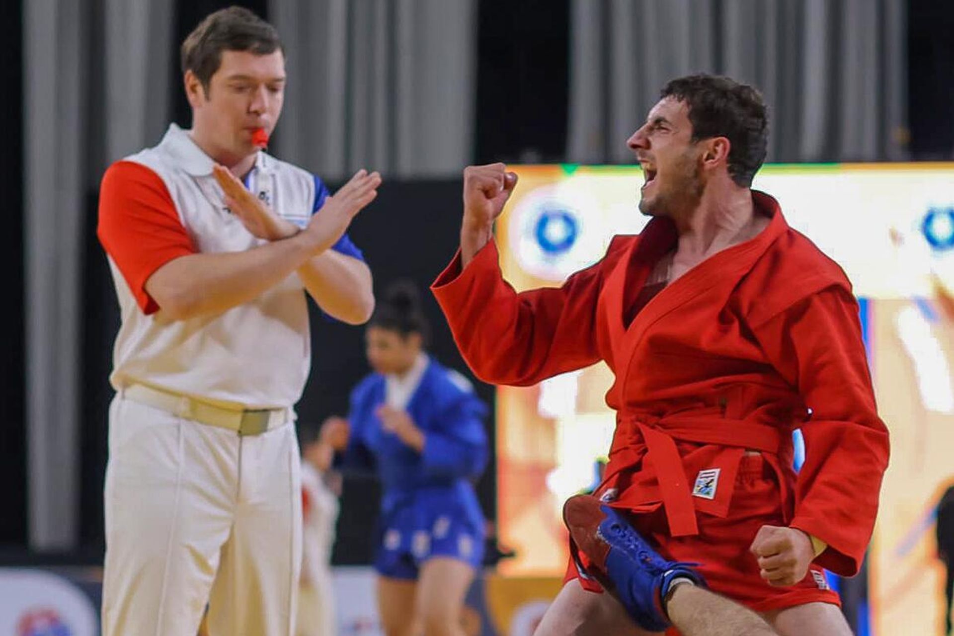 Реакция Арама Агаджаняна после победы на Чемпионате мира по самбо (11 ноября 2023). Еревaн - Sputnik Արմենիա, 1920, 11.11.2023