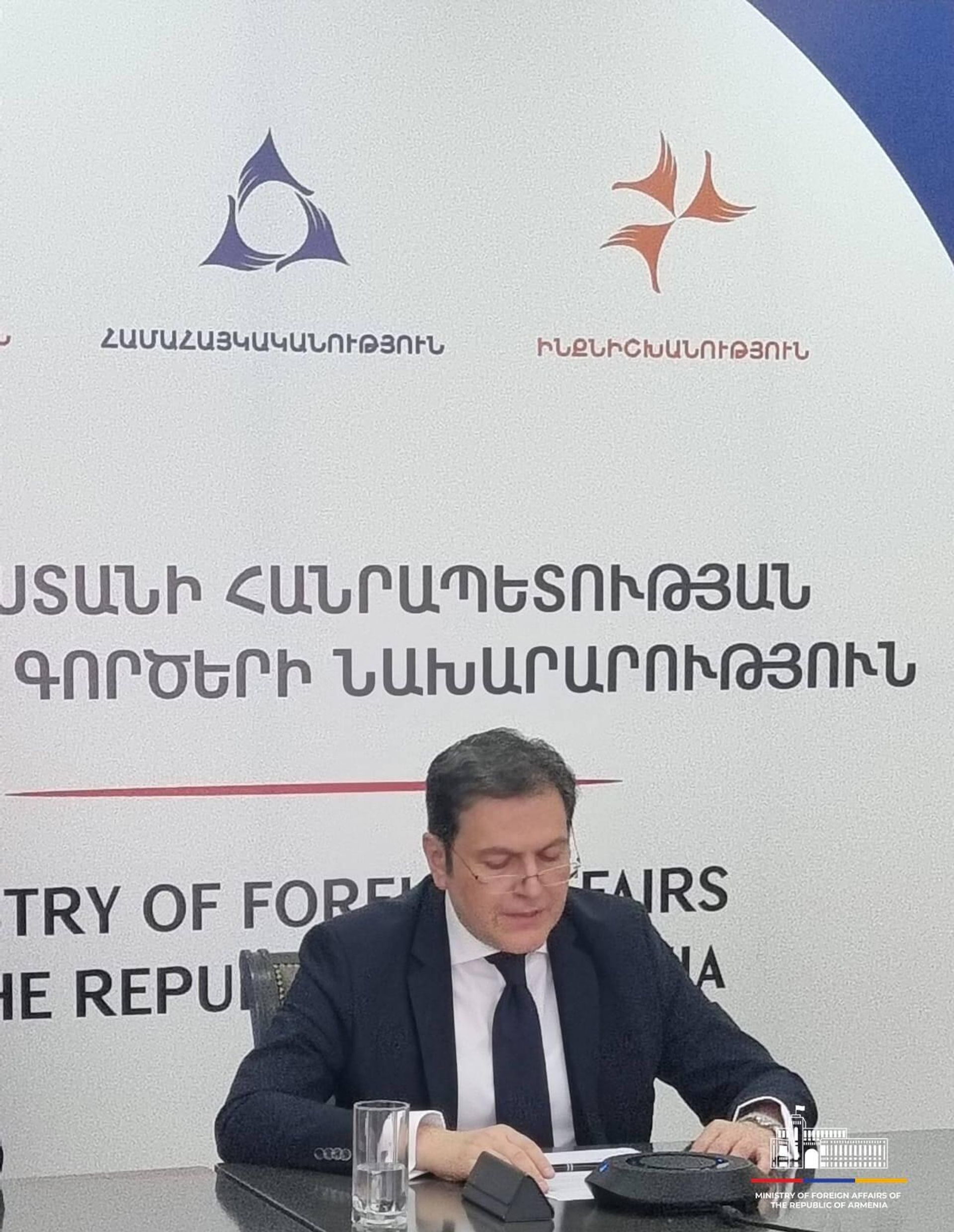 Заместитель министра иностранных дел Паруйр Ованнисян принял участие во 2-м онлайн-саммите министров иностранных дел Голос Глобального Юга - Sputnik Армения, 1920, 17.11.2023