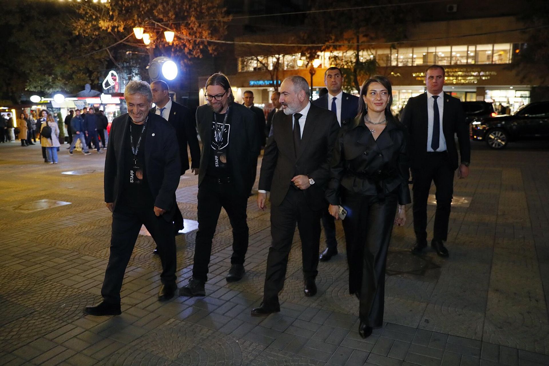 Премьер-министр Никол Пашинян с супругой Анной Акопян присутствовали на премьере фильма, посвященного фестивалю STARMUS VI (17 ноября 2023). Еревaн - Sputnik Արմենիա, 1920, 17.11.2023
