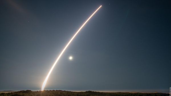 Министр обороны Франции опубликовал фото с успешного испытания баллистической ракеты  - Sputnik Армения
