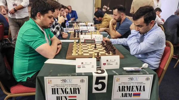 Мужская сборная Армении по шахматам во время 7 тура чемпионата Европы против сборной Венгрии (18 ноября 2023). Будва - Sputnik Армения