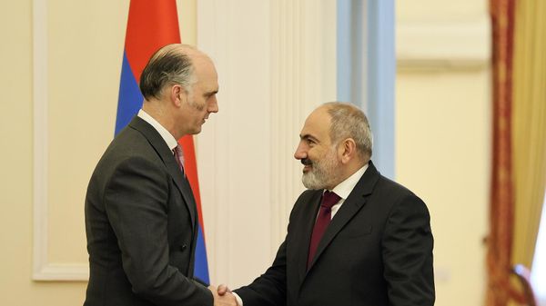 ՀՀ վարչապետ Նիկոլ Փաշինյանն ընդունել է Մեծ Բրիտանիայի և Հյուսիսային Իռլանդիայի Միացյալ Թագավորության Եվրոպայի հարցերով նախարար Լեո Դոքերթիին - Sputnik Արմենիա