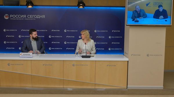 Дмитрий Егорченков во время видеомоста Цифровые проксивойны: как соцсети манипулируют сознанием граждан (21 ноября 2023). Москвa - Sputnik Армения