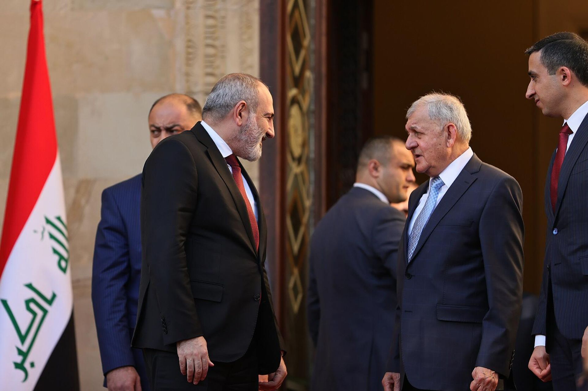 Премьер-министр Никол Пашинян принял президента Иракской Республики Абд аль-Латифа Джамаля Рашида, прибывшего в Армению с официальным визитом (22 ноября 2023). Еревaн - Sputnik Արմենիա, 1920, 22.11.2023