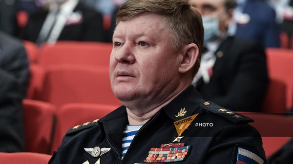 Командующий Воздушно-десантными войсками РФ генерал-полковник Андрей Сердюков во время торжественных мероприятий, приуроченных к седьмой годовщине воссоединения Крыма с Россией (16 марта 2021). Симферополь - Sputnik Армения
