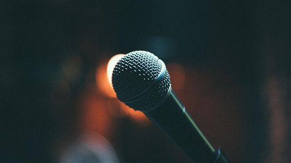 Микрофон на сцене - Sputnik Армения