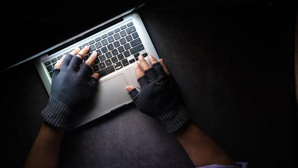 Цифровые коды на мониторе коипьютера - Sputnik Армения