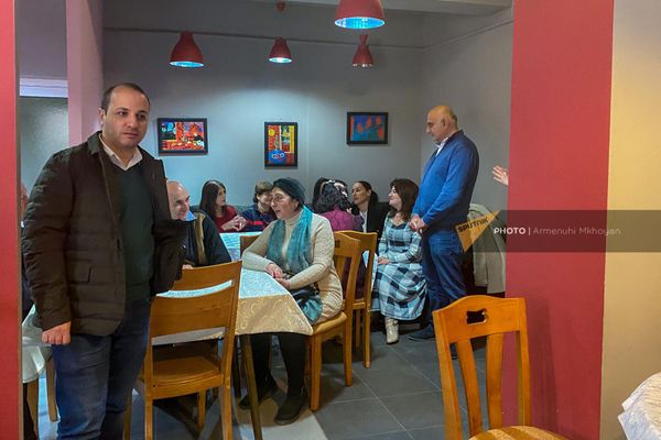 Благотворительная столовая для вынужденных переселенцев из Арцаха открылась в Гюмри при поддержке армяно-французской ассоциации Луйс - Sputnik Армения